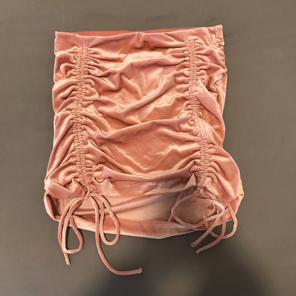 H&M pink skirt